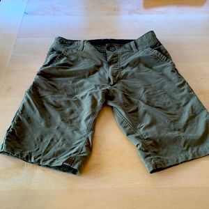 Kuhl men’s 32 shorts.
